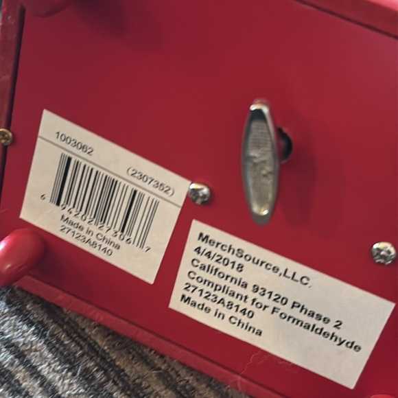 FAO Schwarz 2017 Nutcracker Prince Wood Musical Figurine - Picture 6 of 7